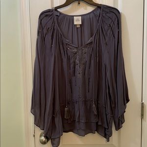 Gorgeous ladies blouse with beautiful detail